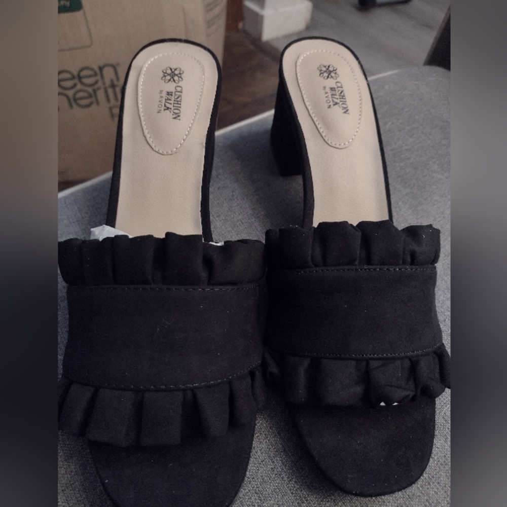 Women's Faux Suede Slides W Ruffle detail size 9
